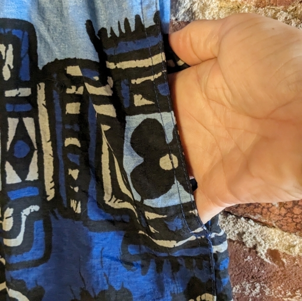 Quicksilver Large Blue Pattern Drawstring Swim Trunks - Picture 2 of 6